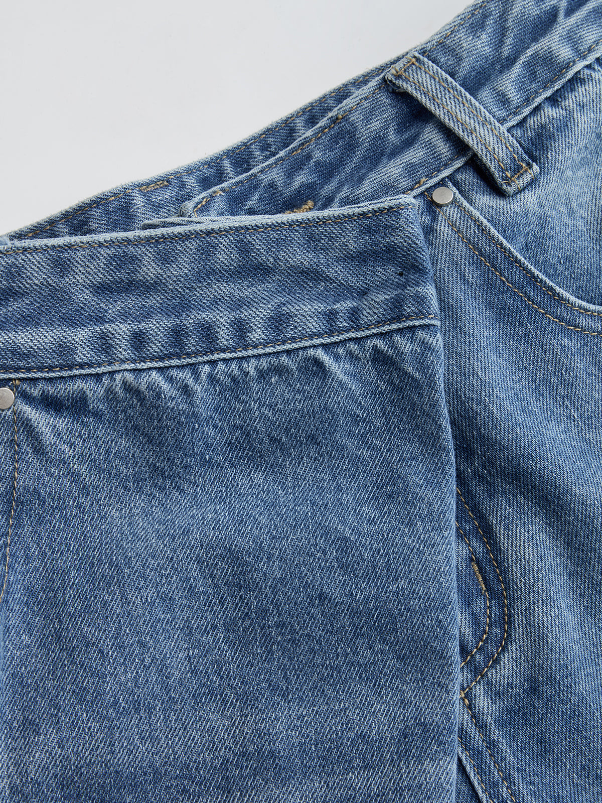 Kira | Jeans Pierna Ancha Asimétricos de Tiro Medio