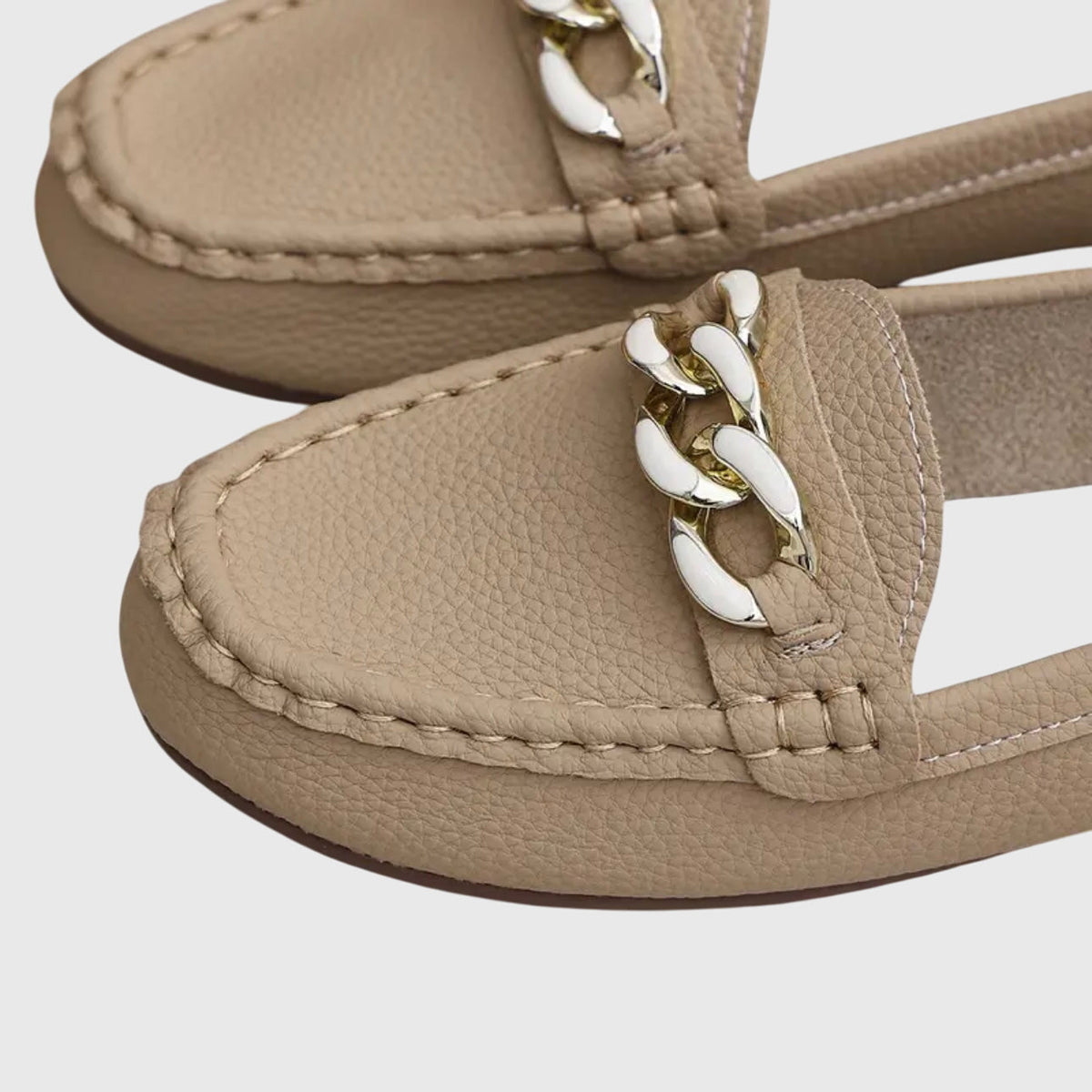 Paola - Mocasines Elegantes y Confortables - calzado de mujer, vista frontal | Chloe Bennett