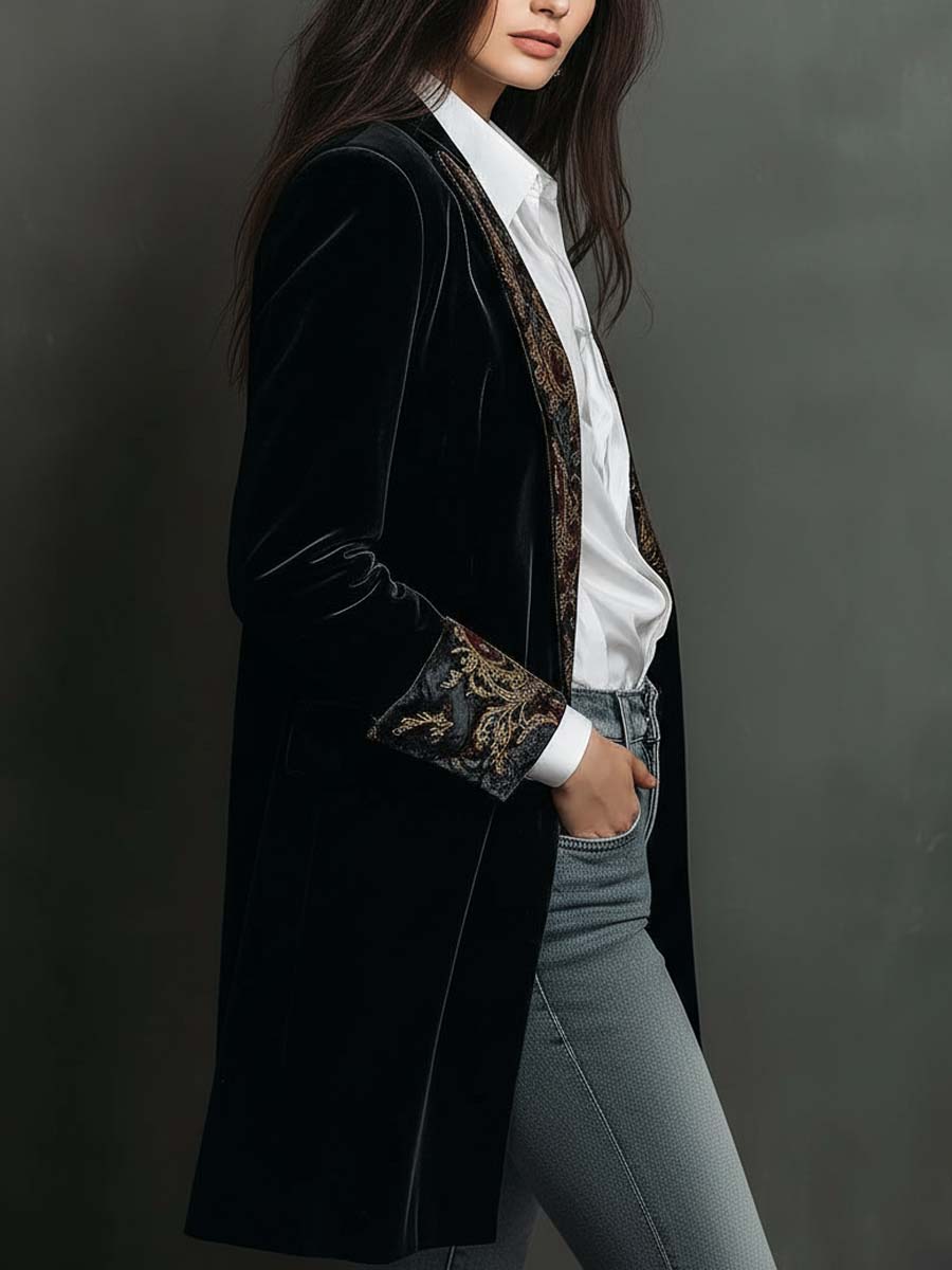 Blazer Slim Fit Negro con Solapas y Estampado Barroco