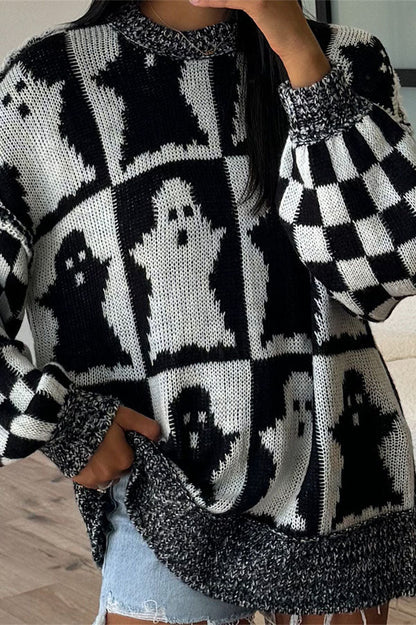 Halloween Ghost & Checkerboard Oversized Knit Sweater - chaqueta de mujer, vista frontal | Chloe Bennett