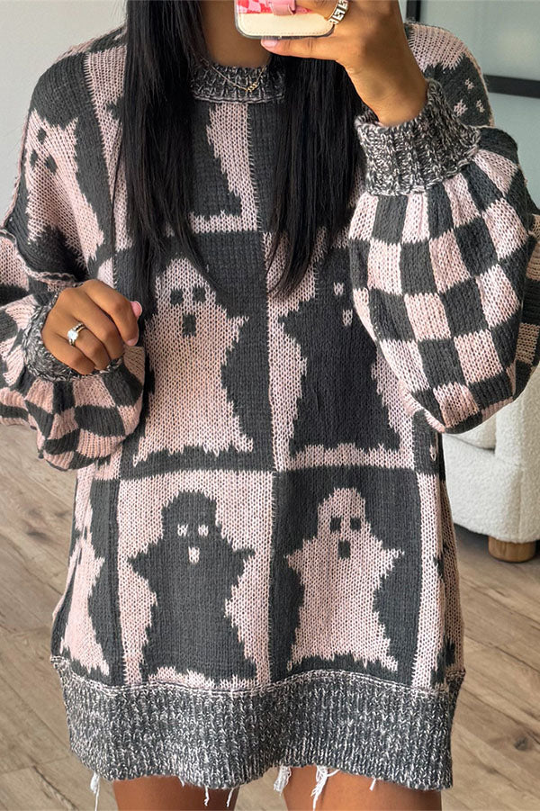 Halloween Ghost & Checkerboard Oversized Knit Sweater - chaqueta de mujer, vista principal | Chloe Bennett
