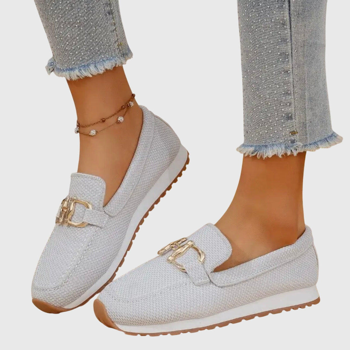 Lucia - Mocasines - calzado de mujer, modelo luciendo la prenda | Chloe Bennett