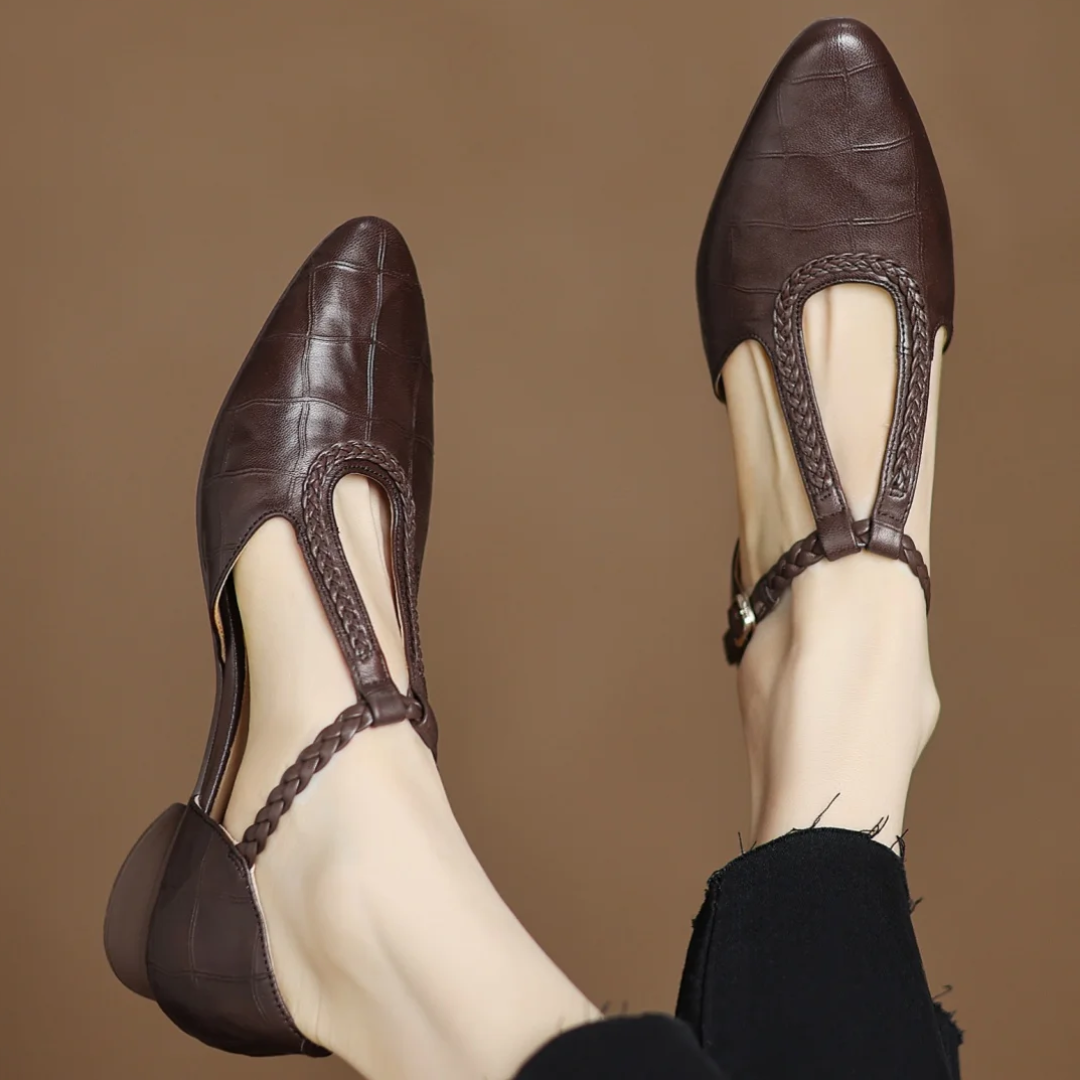 Carla - Mary Janes Clásicas - calzado de mujer, vista frontal | Chloe Bennett