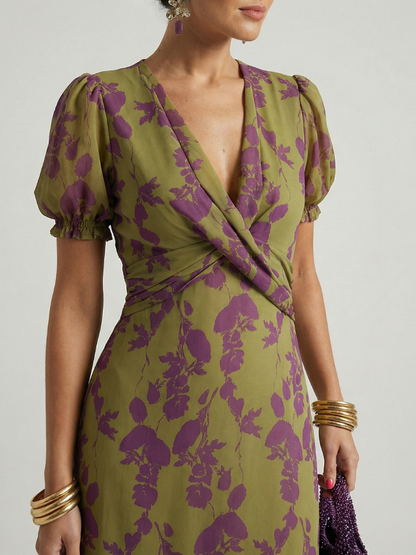 Carla | Vestido Midi Floral Relajado - vestido de mujer, detalle | Chloe Bennett