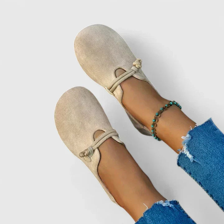 Luisa - Mocasines Elegantes - calzado de mujer, detalle | Chloe Bennett