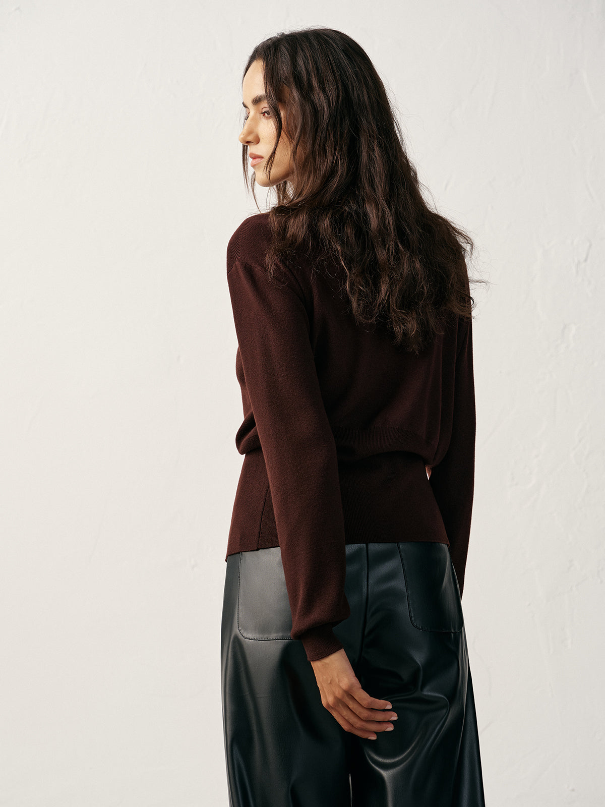 Ángeles | Jersey de Cuello en V con Detalle Metálico