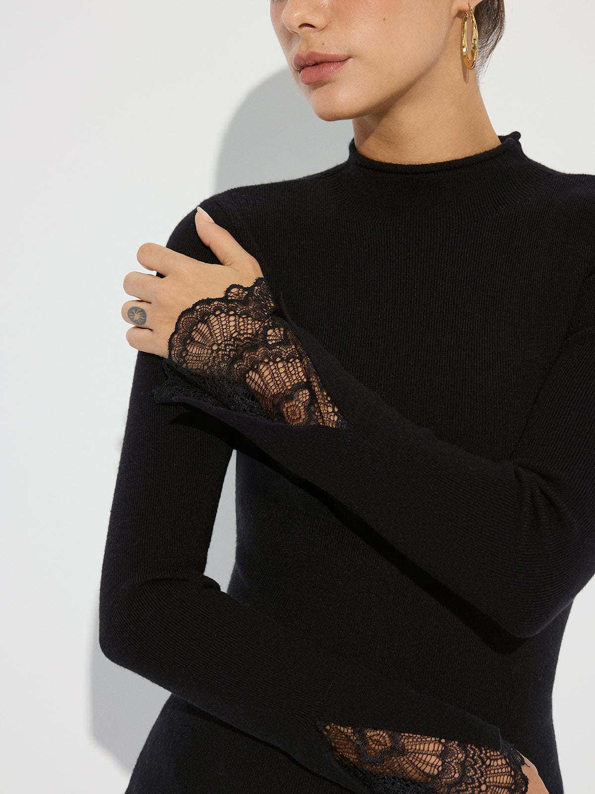 Elvira | Jersey de Cuello Alto con Puños de Encaje