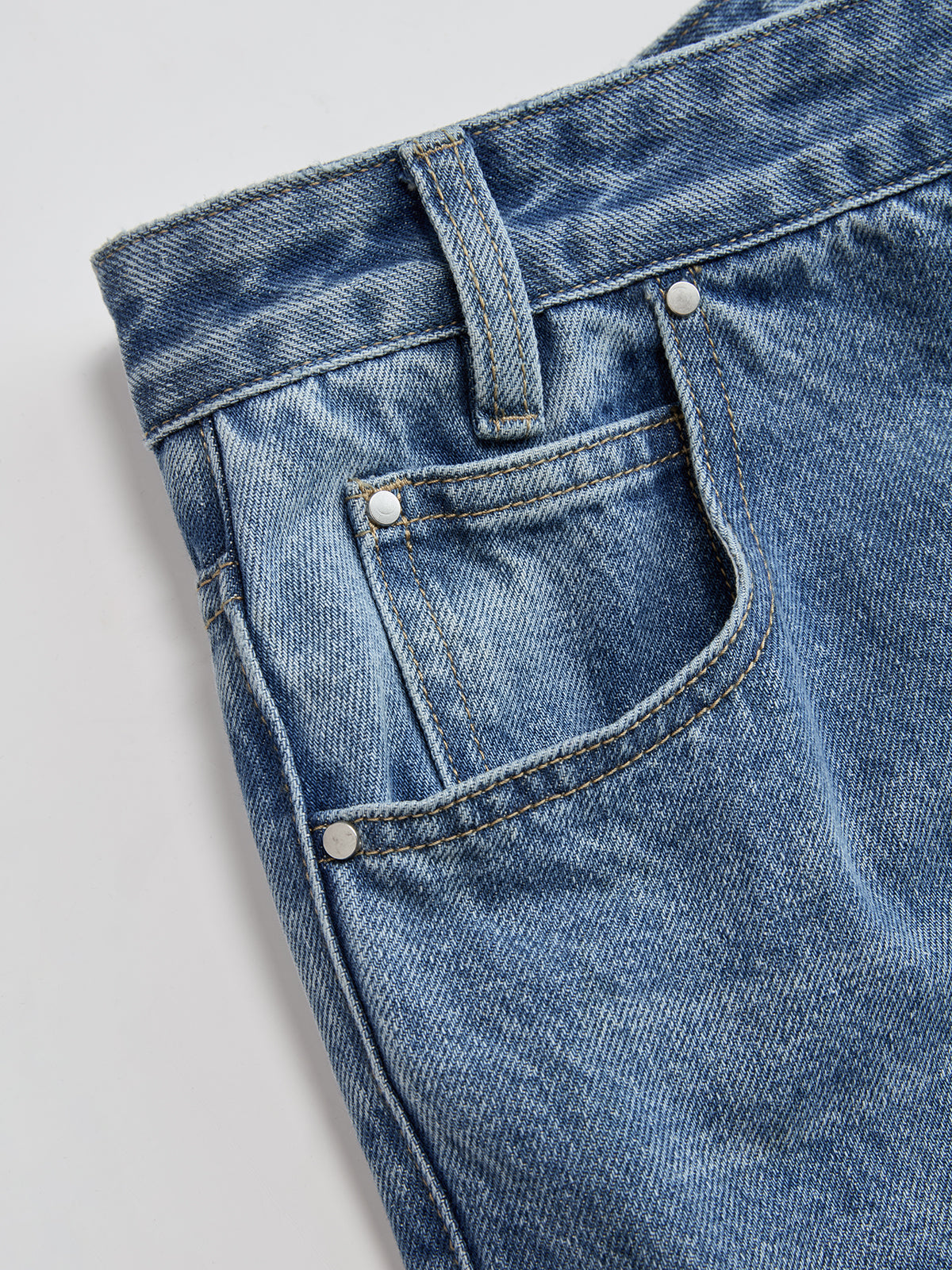 Kira | Jeans Pierna Ancha Asimétricos de Tiro Medio