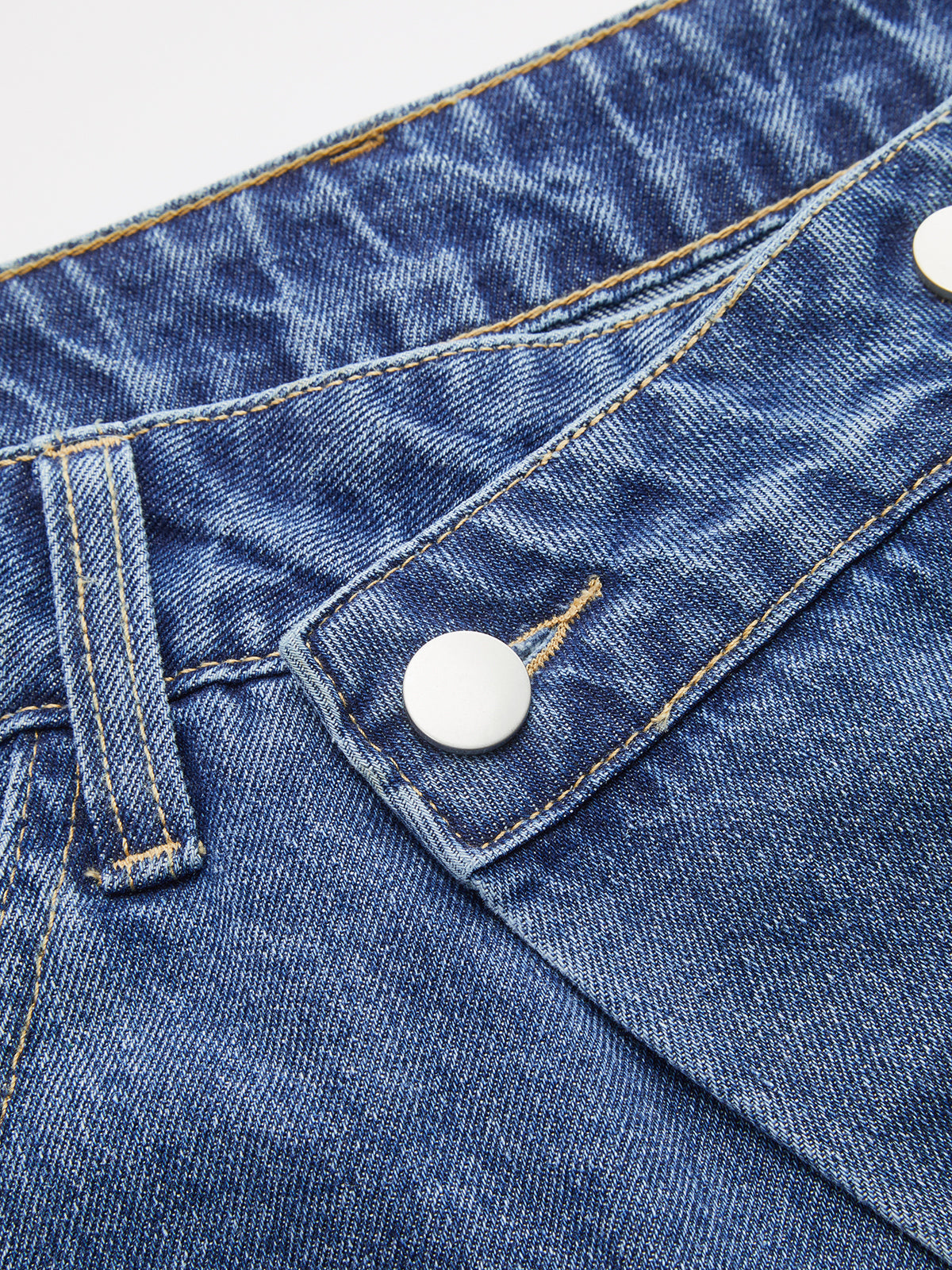 Blanca | Jeans Pierna Ancha Asimétricos