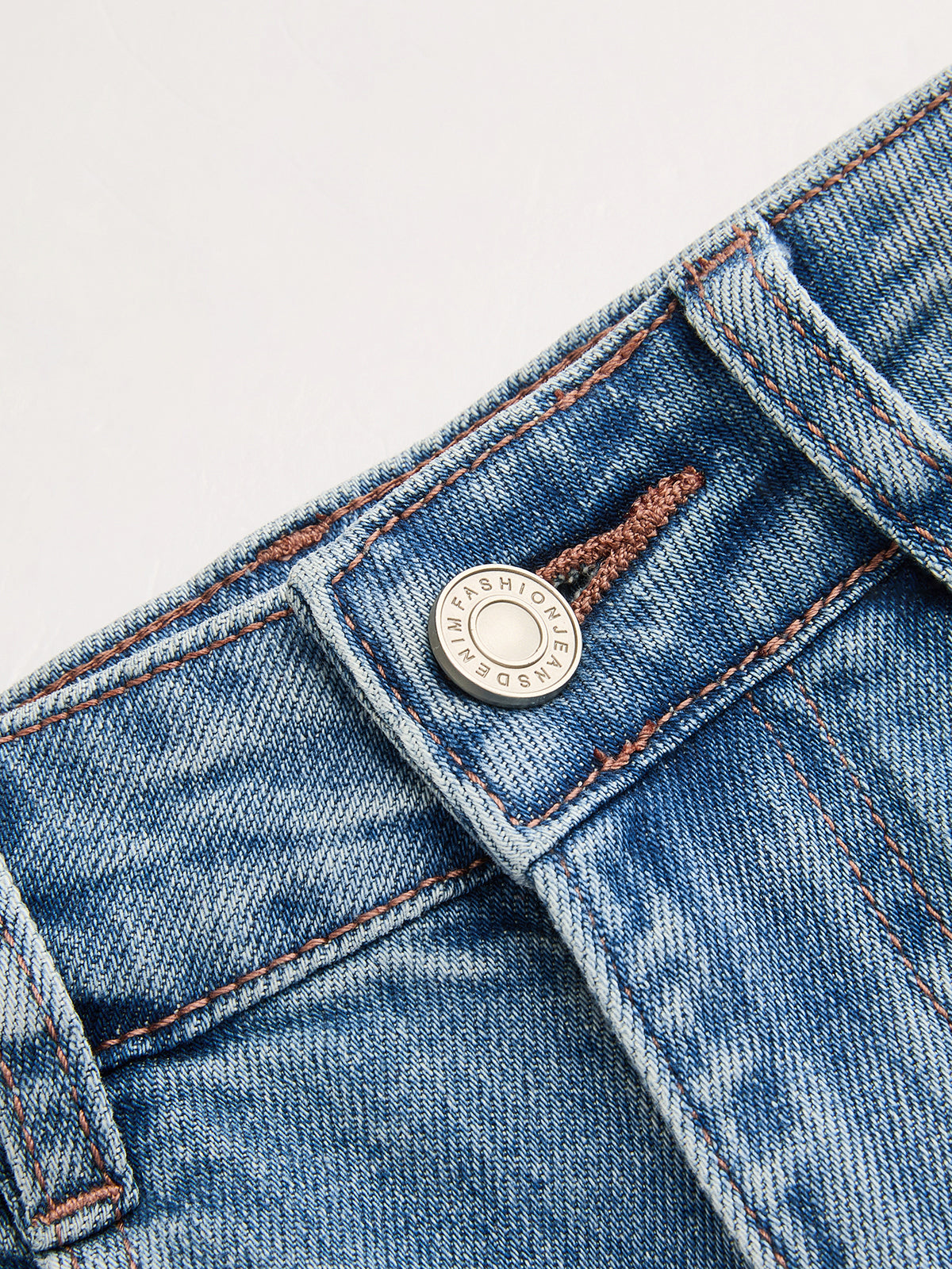 Lola | Jeans Curvos con Cintura Anudada