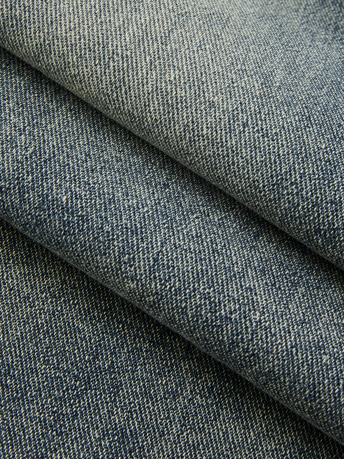 Hortensia | Jeans Pierna Ancha con Botonadura Asimétrica