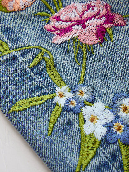 Queralt | Jeans Curvos con Bordado Floral