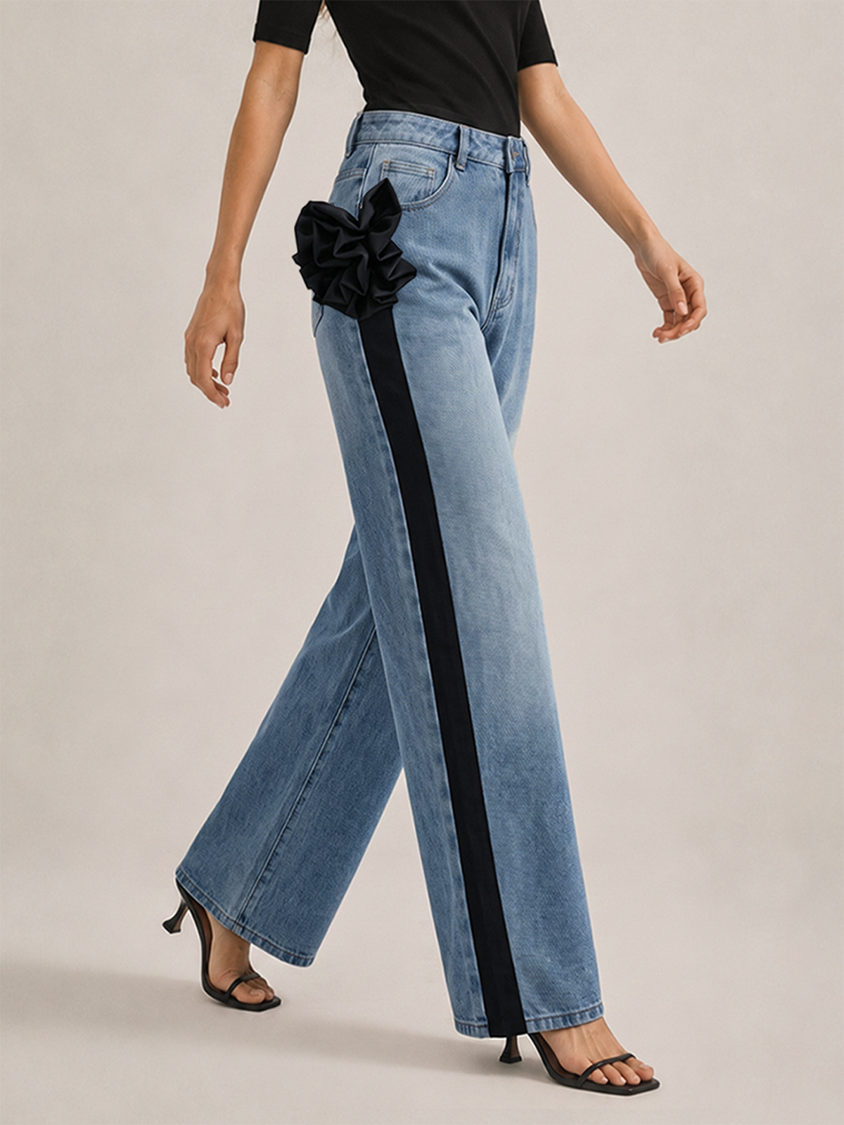 Lourdes | Jeans Rectos con Detalle Floral