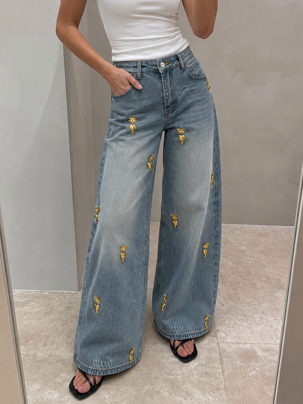 Aroa | Jeans Pierna Ancha con Corazones Decorativos