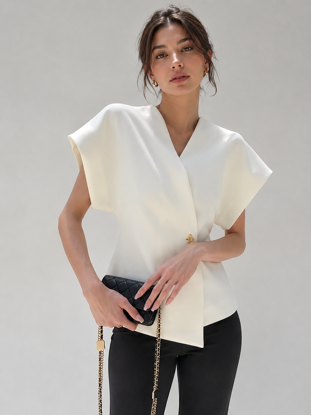 Flor | Blusa sin Mangas con Botones y Escote en V