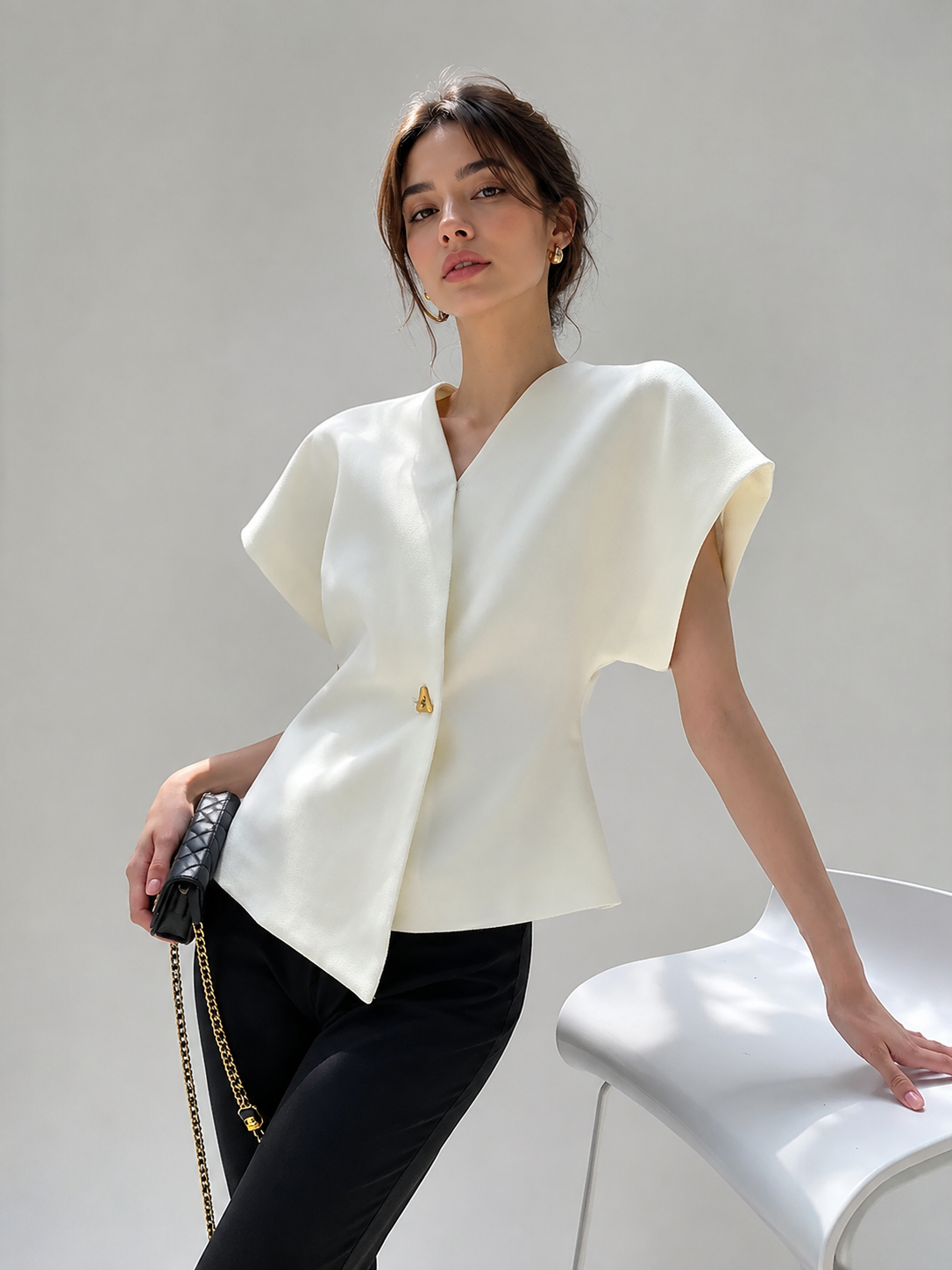 Flor | Blusa sin Mangas con Botones y Escote en V