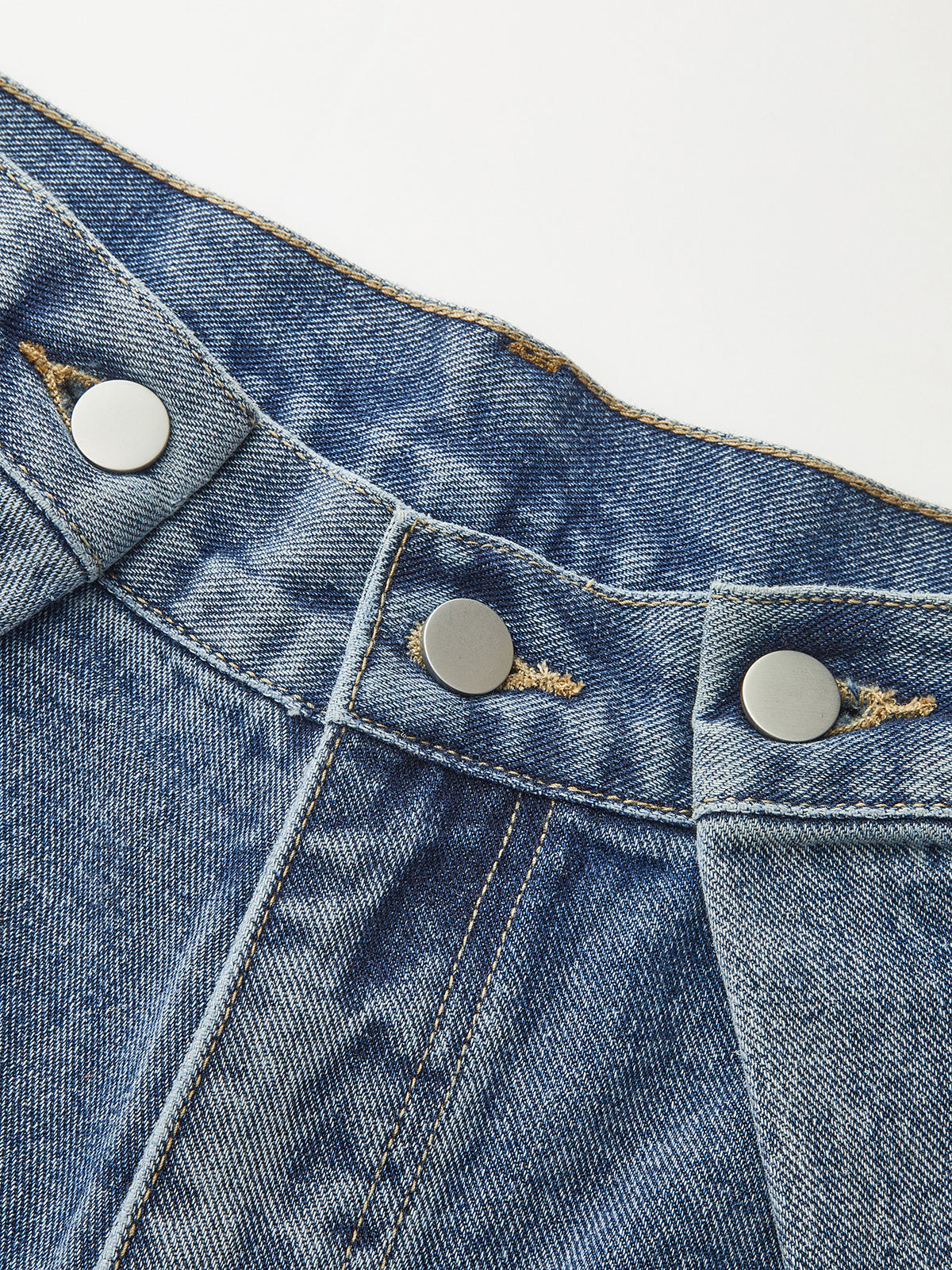 Marta | Jeans Pierna Ancha en Capas con Trabilla