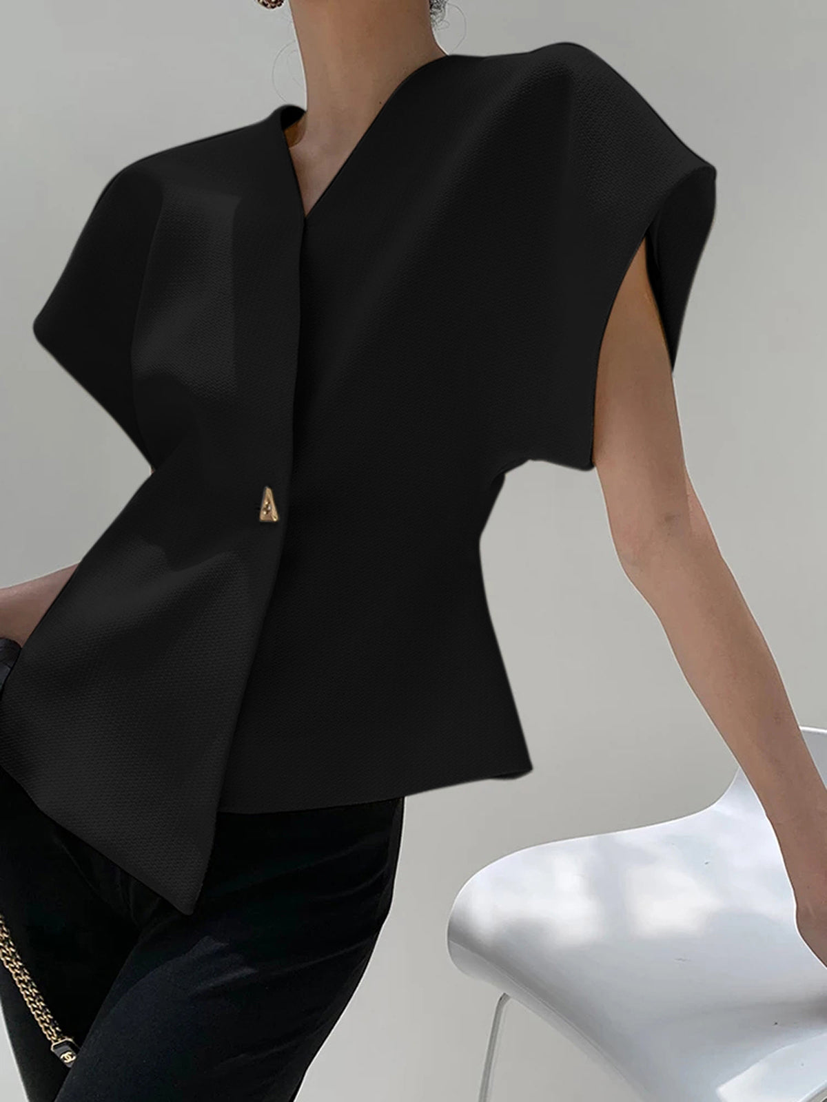 Flor | Blusa sin Mangas con Botones y Escote en V