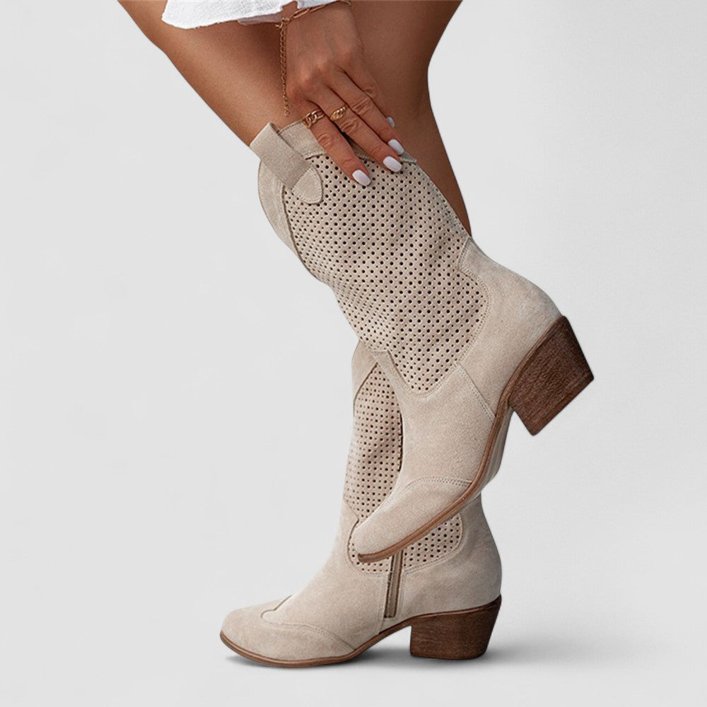 Isabella | Bota Western con Tachuelas - calzado de mujer, vista frontal | Chloe Bennett