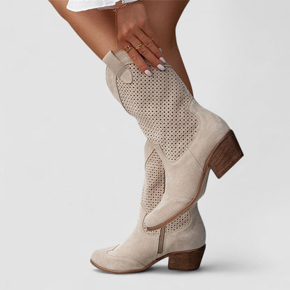 Isabella | Bota Western con Tachuelas - calzado de mujer, vista frontal | Chloe Bennett