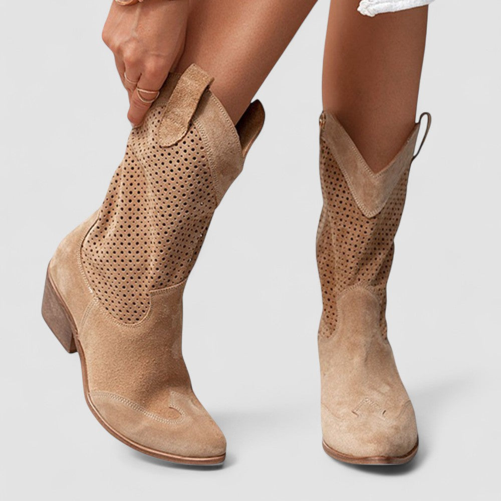 Isabella | Bota Western con Tachuelas - calzado de mujer, vista lateral | Chloe Bennett