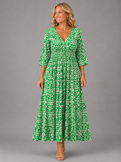 Renata | Vestido Midi Bohemio Flow - vestido de mujer, modelo luciendo la prenda | Chloe Bennett