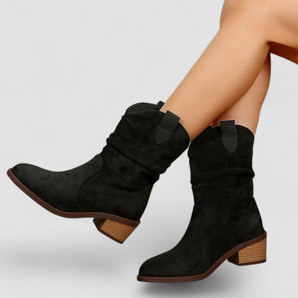Valentina | Bota a Media Pantorrilla - calzado de mujer, detalle de tejido | Chloe Bennett