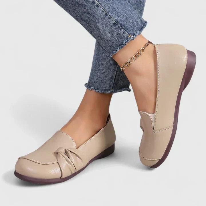 Angela - Zapatos Elegantes - calzado de mujer, vista trasera | Chloe Bennett