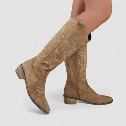 Caterina | Botas hasta la Rodilla para Pantorrillas Anchas - calzado de mujer, vista frontal | Chloe Bennett