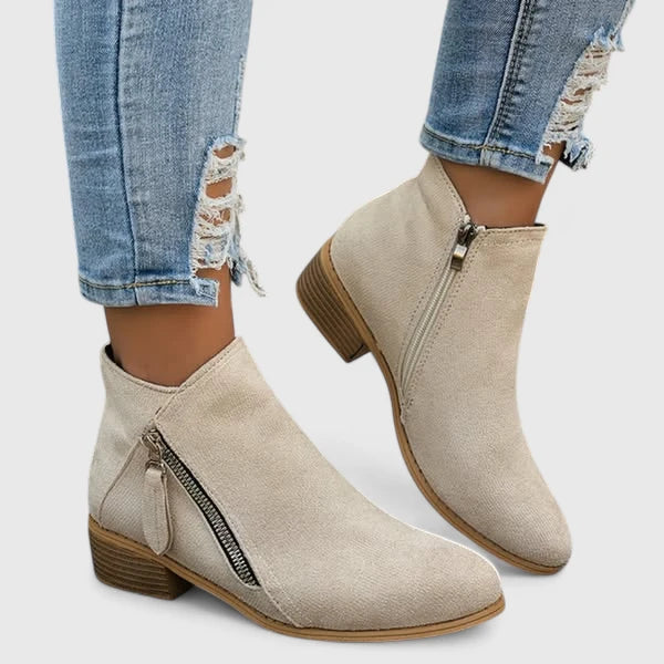 Francesca | Botas Ortopédicas - calzado de mujer, detalle | Chloe Bennett