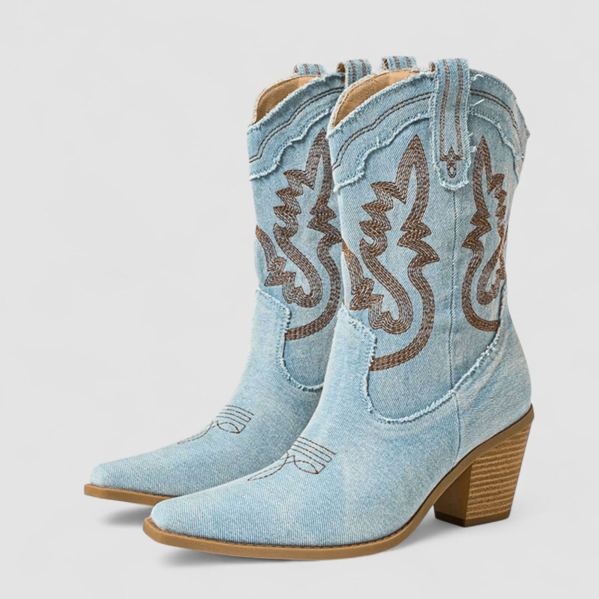 Selena | Bota Western Bordada - calzado de mujer, vista trasera | Chloe Bennett