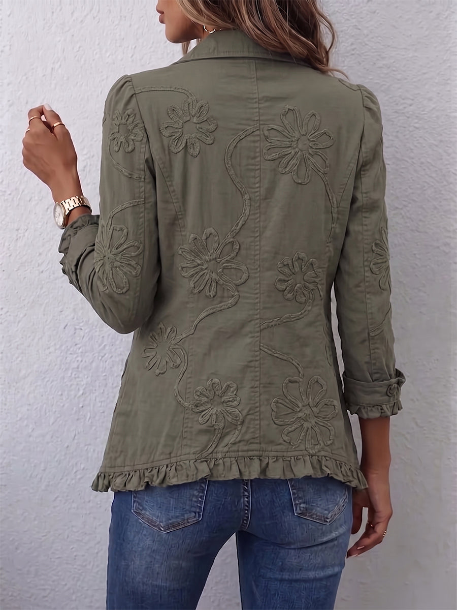 Giovanna | Chaqueta Utilitaria Bordada Boho-Chic con Volantes - chaqueta de mujer, vista frontal | Chloe Bennett