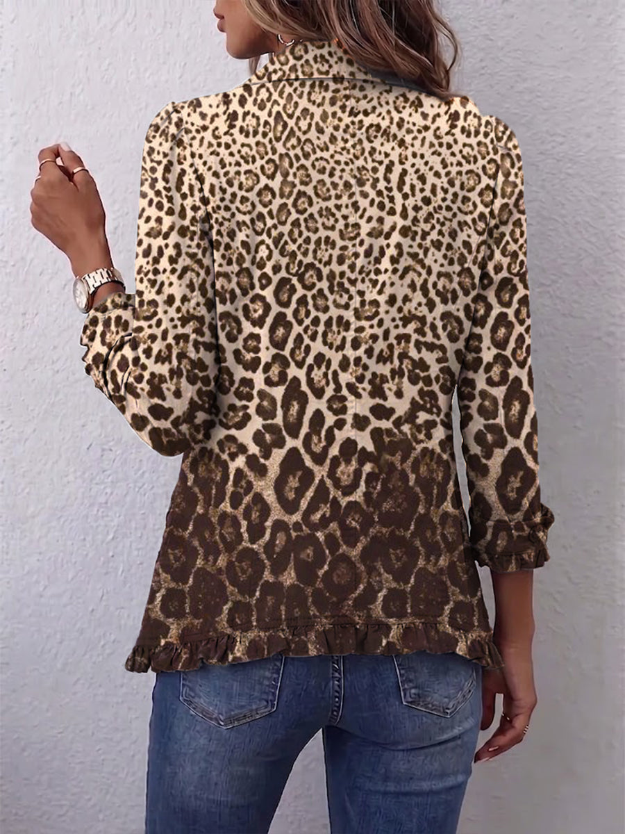 Paola | Chaqueta con Volantes y Estampado Leopardo - chaqueta de mujer, vista frontal | Chloe Bennett