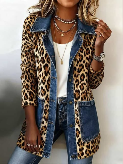 Maria | Chaqueta Larga en Contraste de Denim con Estampado Leopardo - chaqueta de mujer, vista frontal | Chloe Bennett