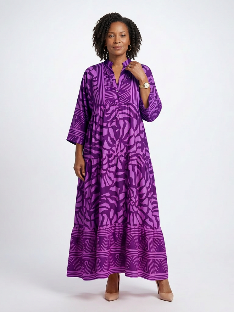 Rita | Vestido Midi con Botones Frontales - vestido de mujer, modelo luciendo la prenda | Chloe Bennett